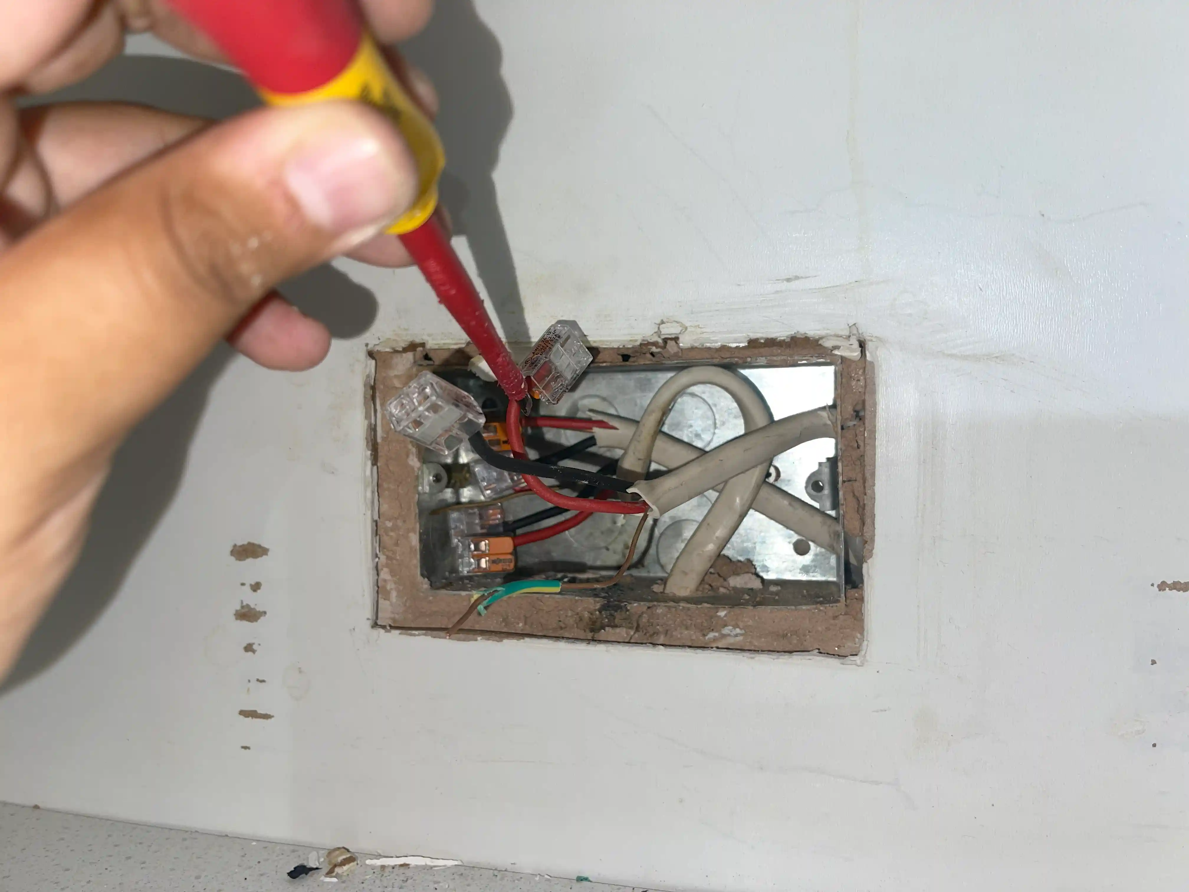 Emergency Electrician Bracknell